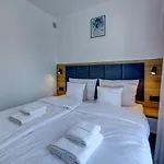 Apartman 111 *