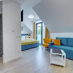 Apartman 111 *