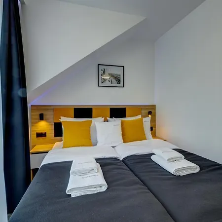 Apartament 111 *