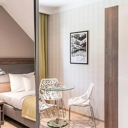 Apartament 111 *
